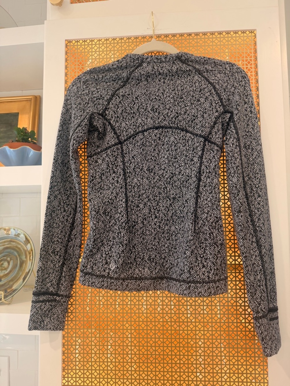 Lululemon Runderful Long Sleeve Herringbone 2 EUC! - Picture 3 of 6